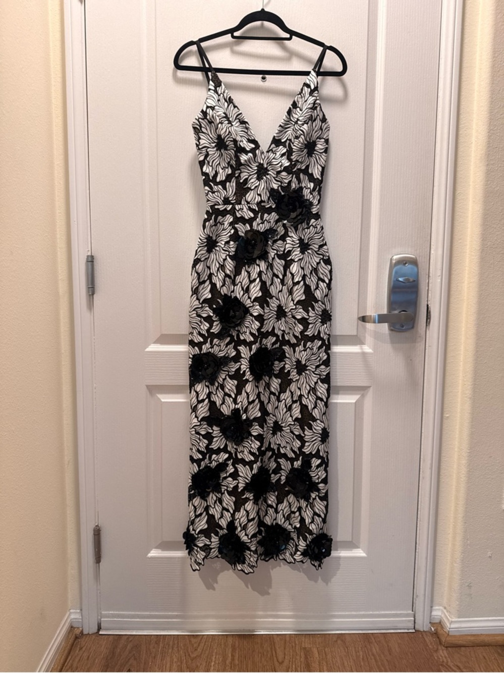 HELSI Norah Floral Appliqué Gown Dress - Black / White Size XS NWT - Picture 5 of 7